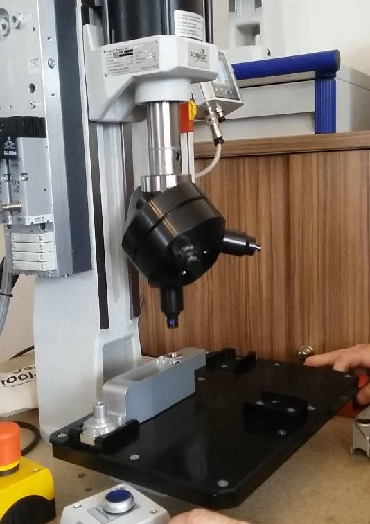 Pressenkoepfe_Wechseleinheiten_Pressenaufnahme